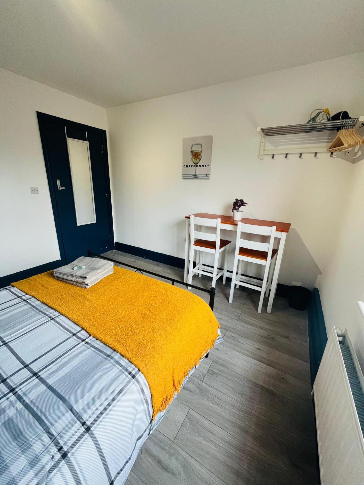 London Budget Rooms 603 ภายนอก รูปภาพ